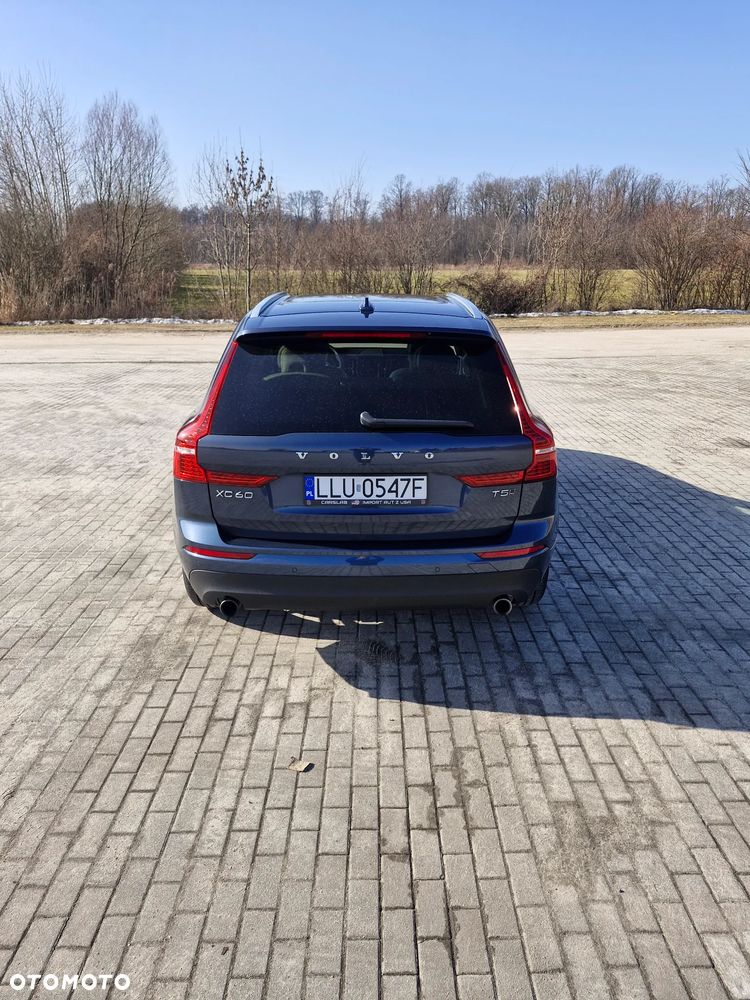 Volvo XC 60 T5 AWD Momentum - 8