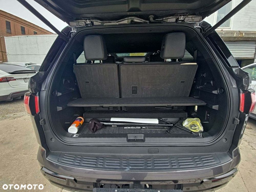 Toyota Sequoia 2023 photo 4