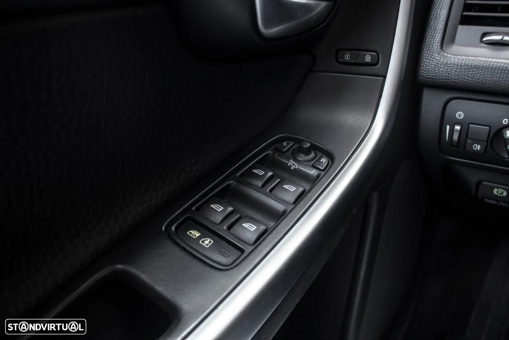 Volvo XC 60 2.0 D3 Drive - 19