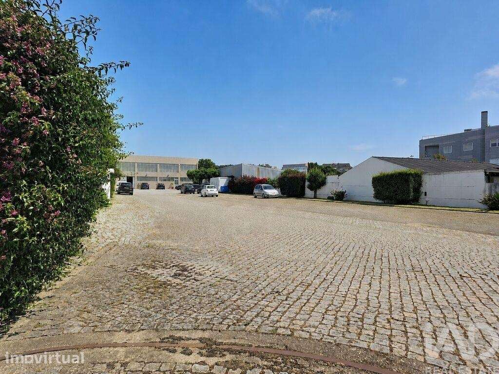 Loja / Estabelecimento Comercial em Mafamude e Vilar do Paraíso de 104 - Grande imagem: 3/21