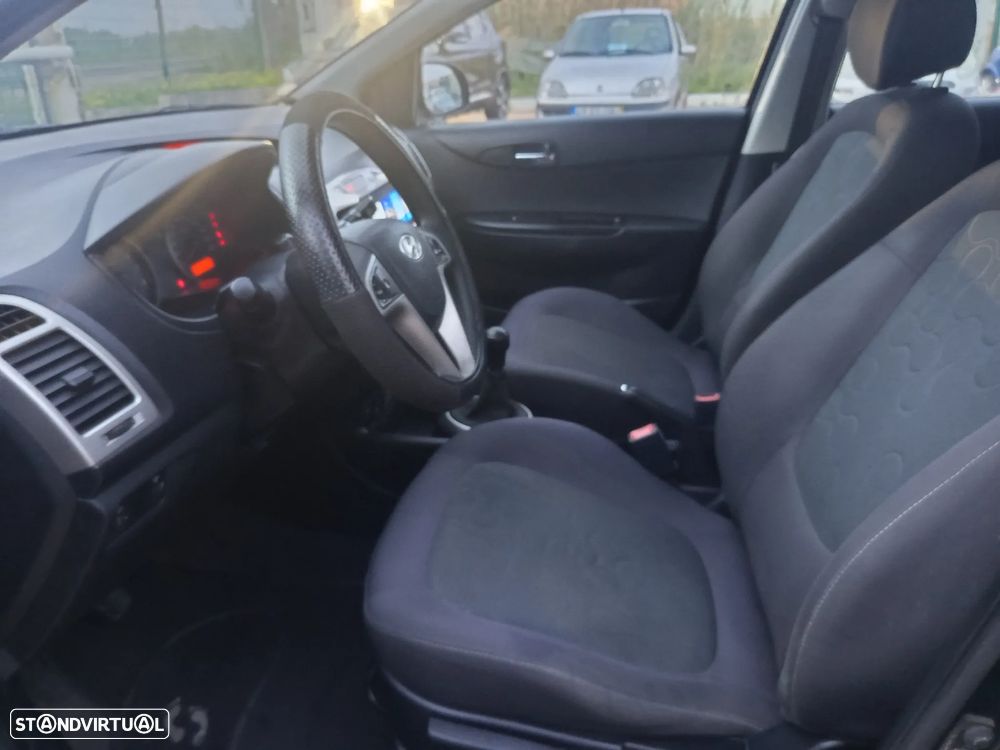Hyundai i20 1.2 Comfort ESP - 19