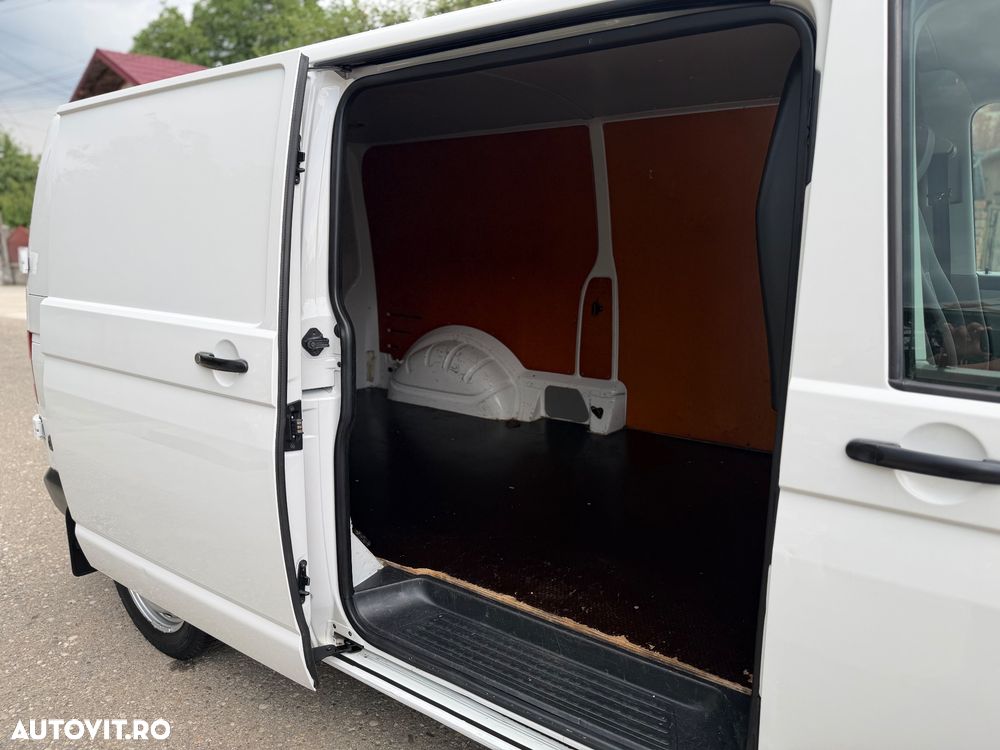 Volkswagen Transporter - 11