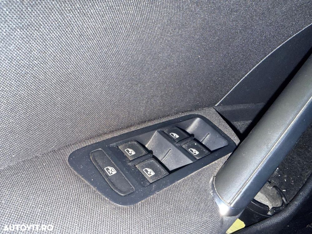 Volkswagen Golf 1.6 TDI 4Motion - 11