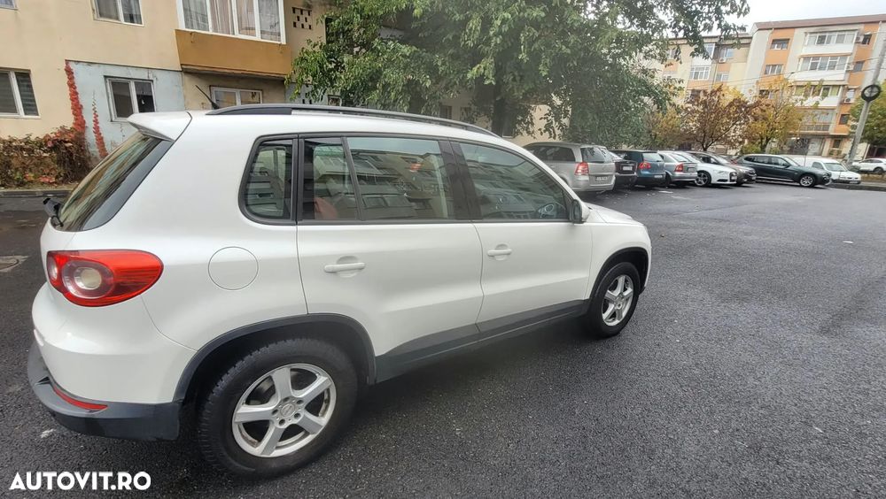 Volkswagen Tiguan - 2