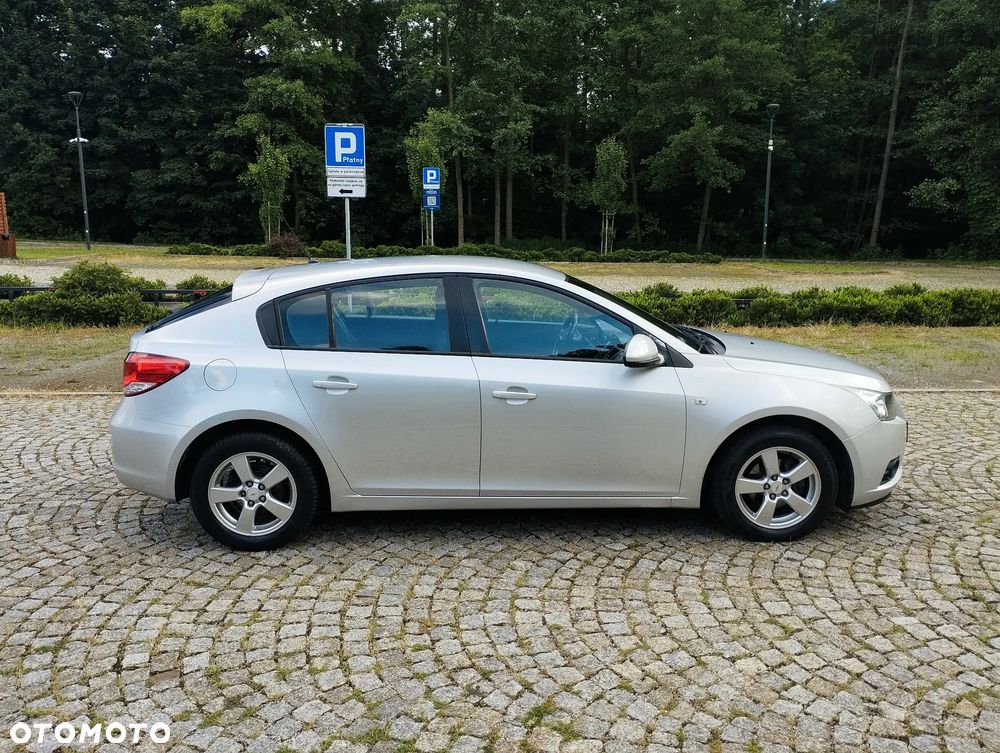 Chevrolet Cruze 1.8 LT+ - 11