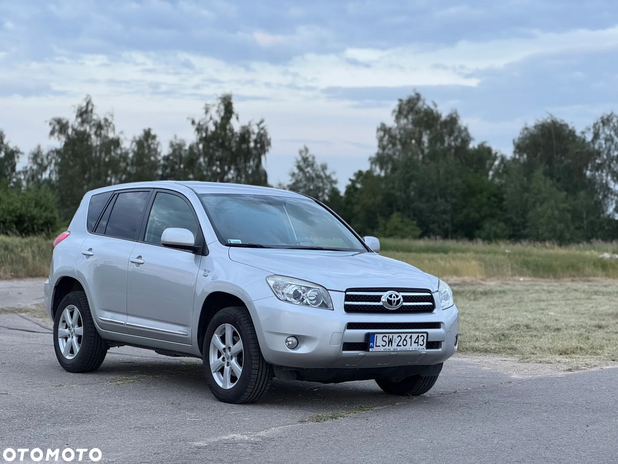 Toyota RAV4 - 1