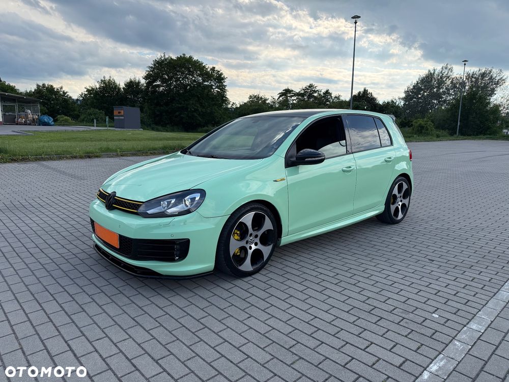 Volkswagen Golf 2.0 GTI - 2