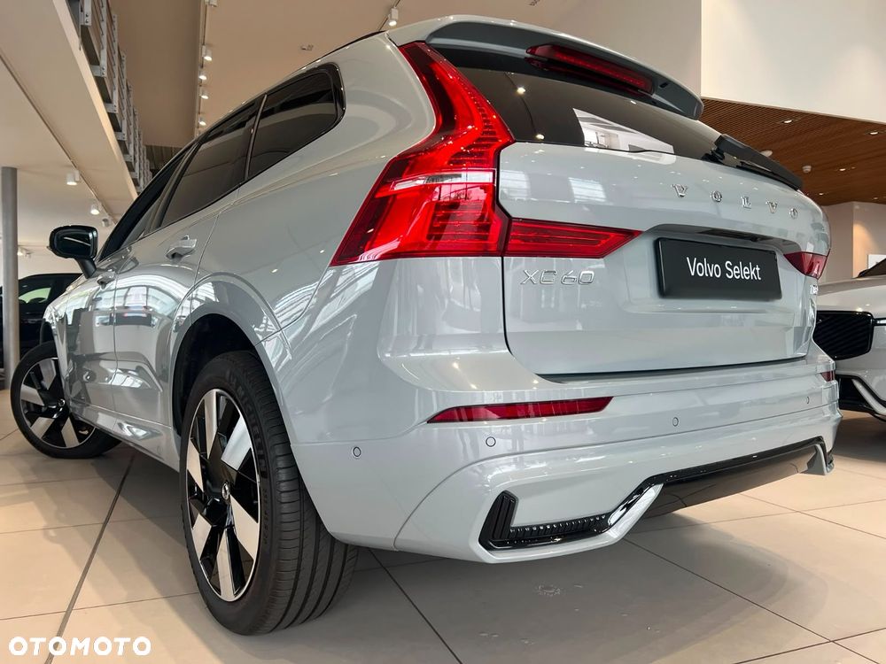 Volvo XC 60 T8 Plug-In Hybrid AWD Ultimate Dark - 11
