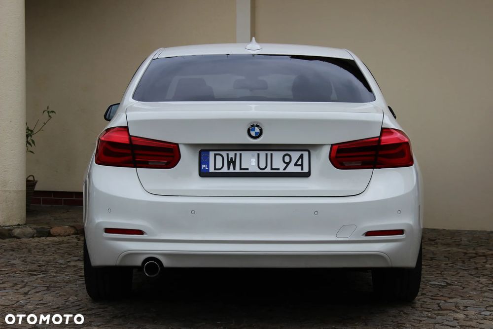 BMW Seria 3 316d Edition Luxury Line Purity - 25