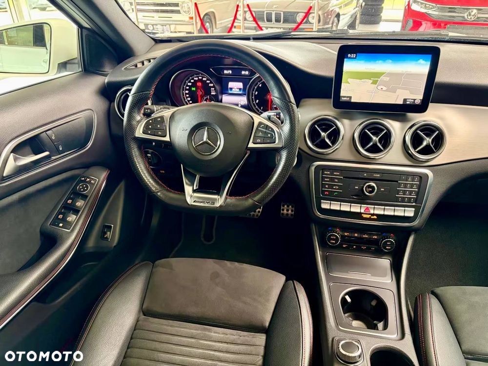 Mercedes-Benz GLA 220 4Matic 7G-DCT AMG Line - 11