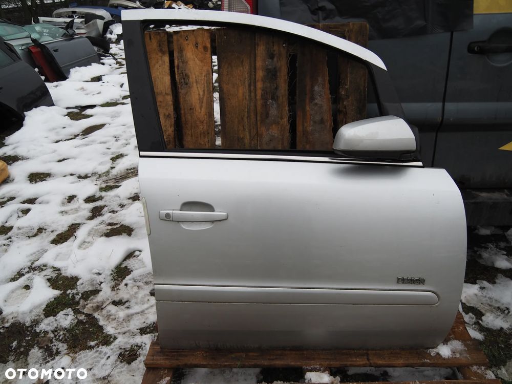 Drzwi przednie przód prawe Opel Zafira B Z157