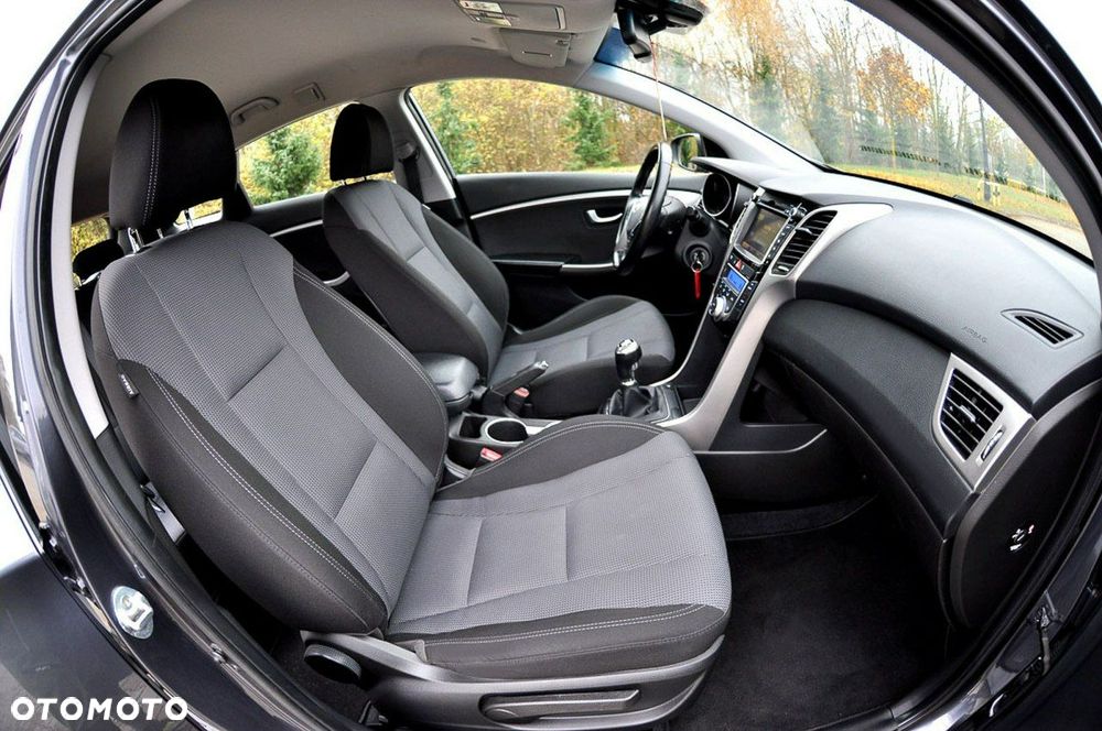 Hyundai i30 1.6 CRDi BlueDrive Premium - 23