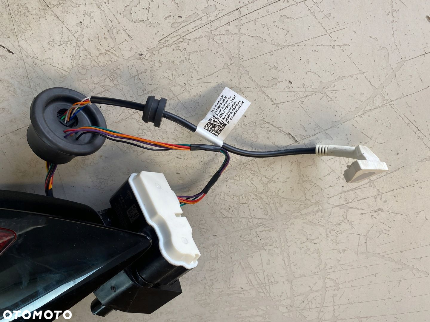 TESLA Y KLAPKA PORT GNIAZDA ŁADOWANIA 1505514-00-A - 2