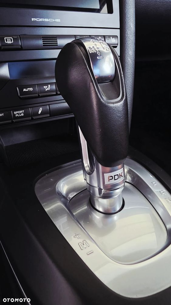 Porsche 911 Carrera 4S PDK - 24