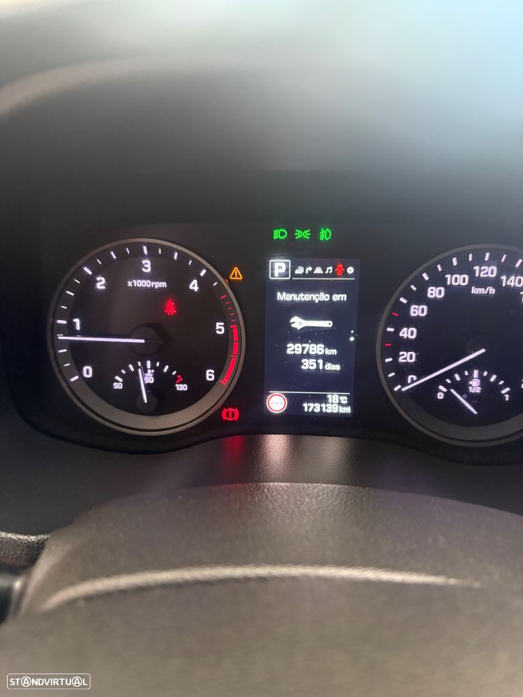 Hyundai Tucson 1.7 CRDi Premium DCT - 27