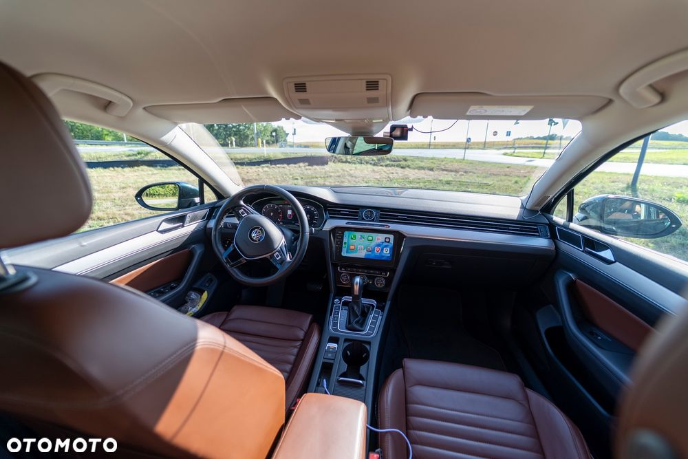 Volkswagen Passat - 12