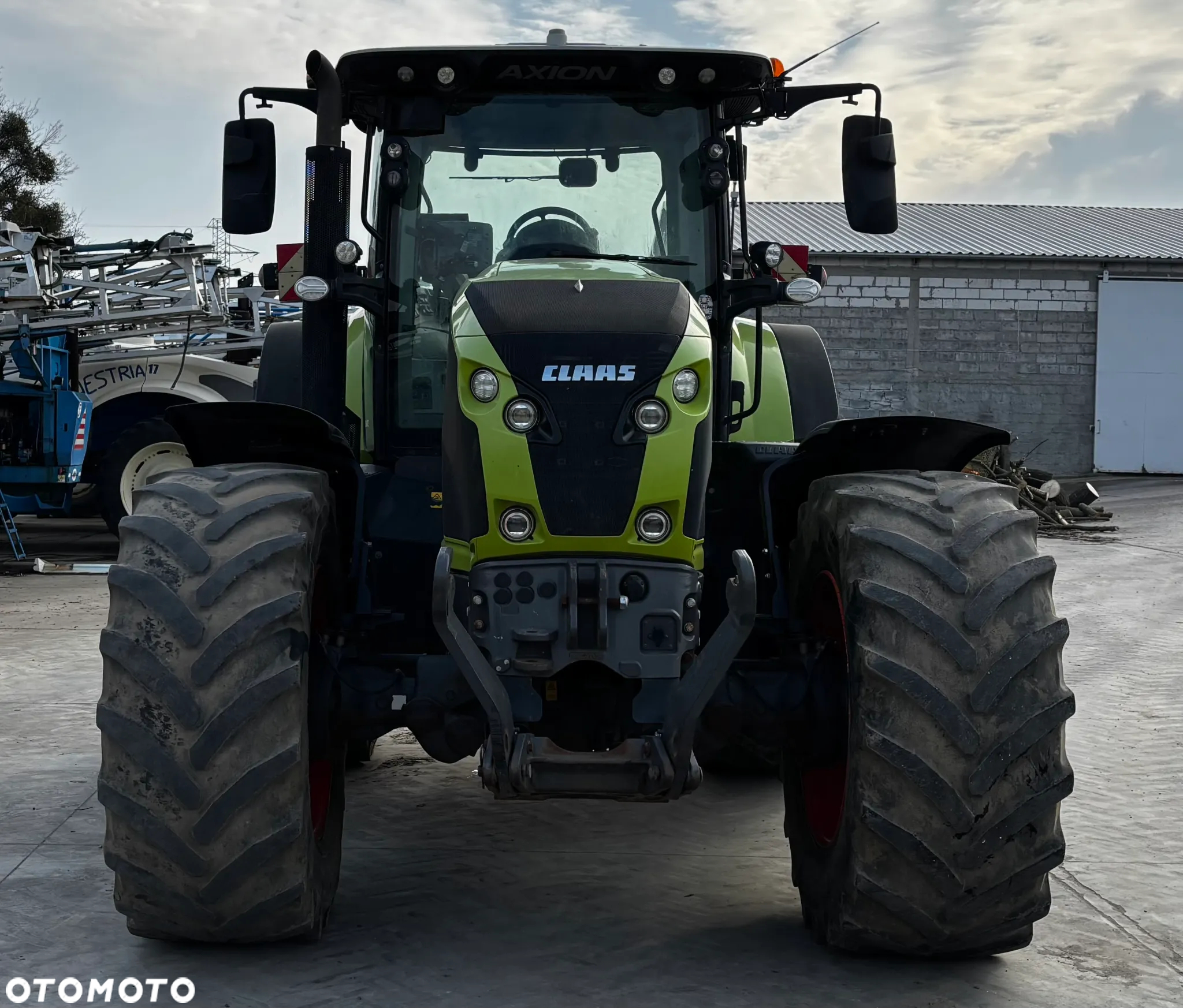 Claas AXION 870 - 8