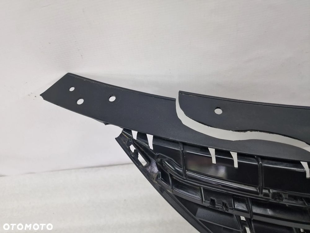 OPEL ZAFIRA C 11- ATRAPA / GRILL PRZEDNI PRZÓD , NR 13300698 , NR AUKCJI GL573 - 2