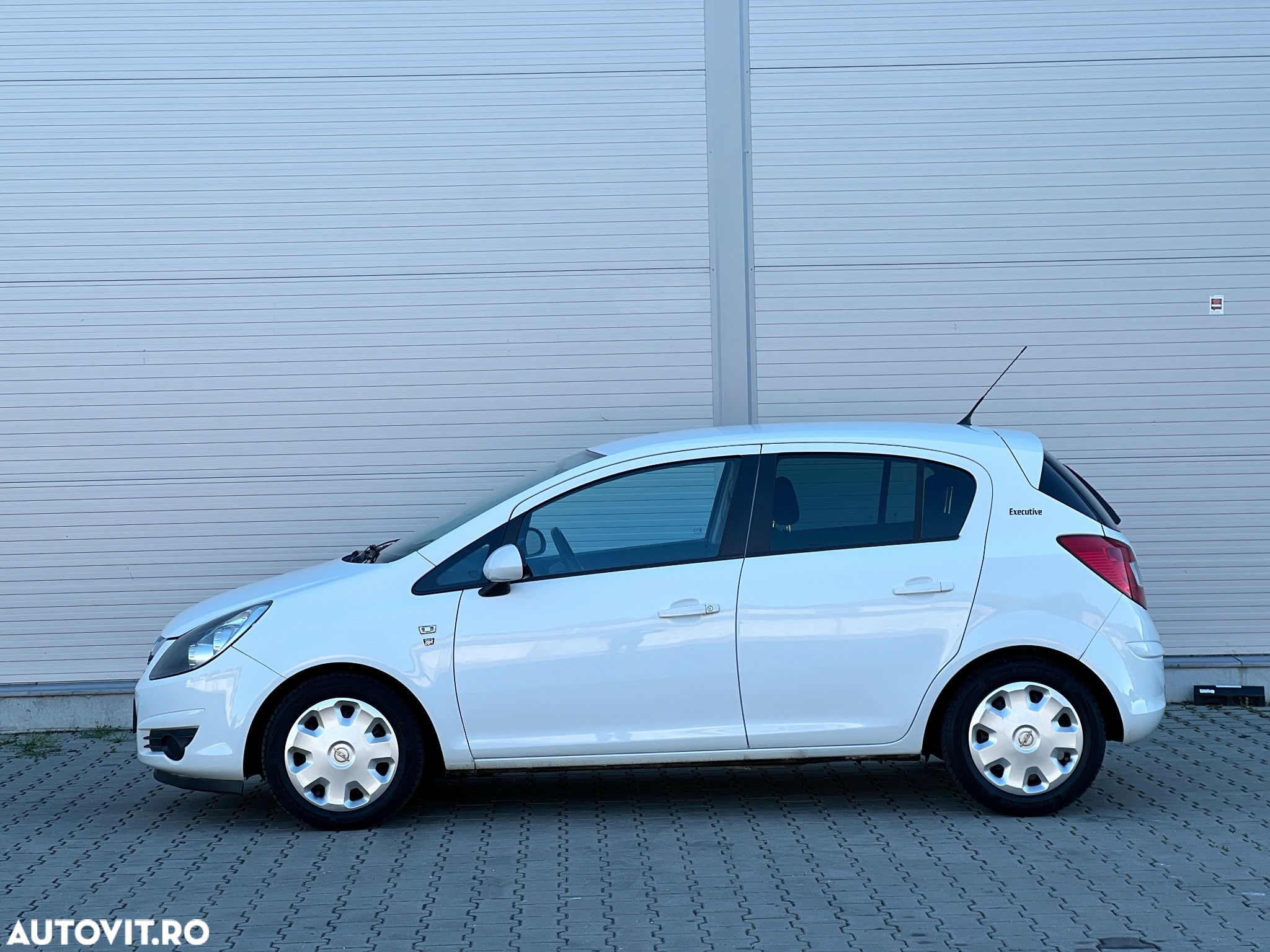 Opel Corsa 1.2 16V EcoFLEX Edition 111 Jahre - 2