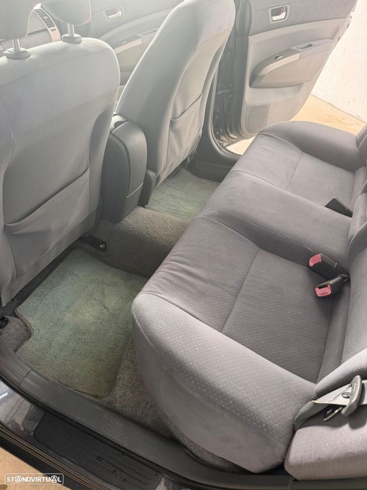 Toyota Prius - 12