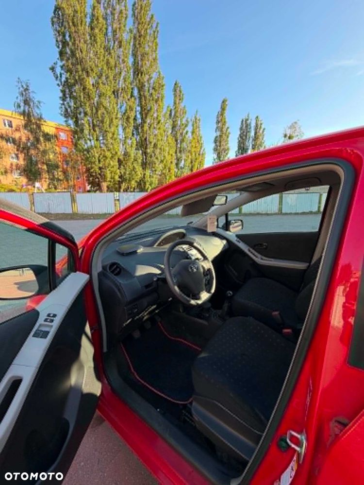 Toyota Yaris - 8
