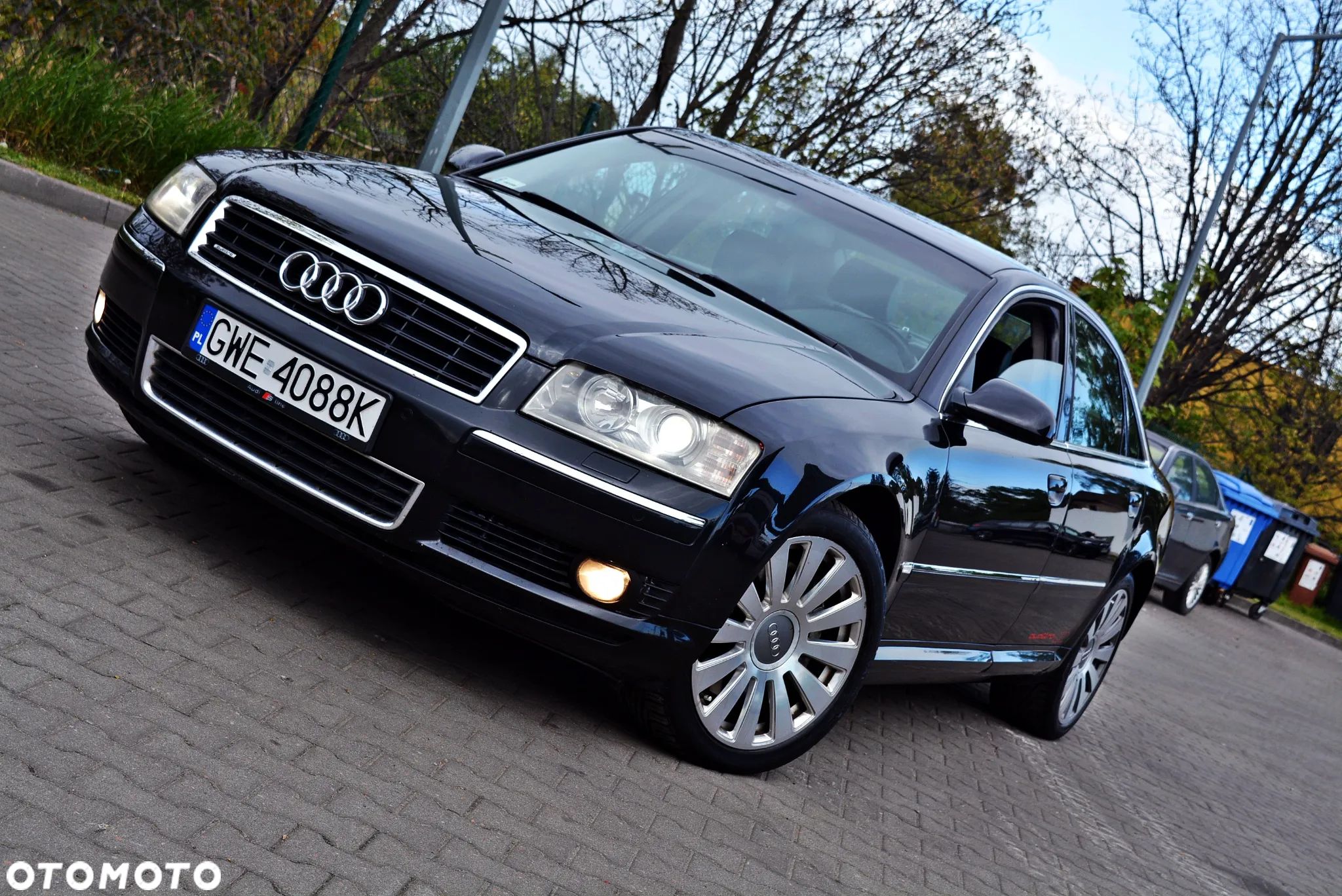 Audi A8 4.2 Quattro - 1