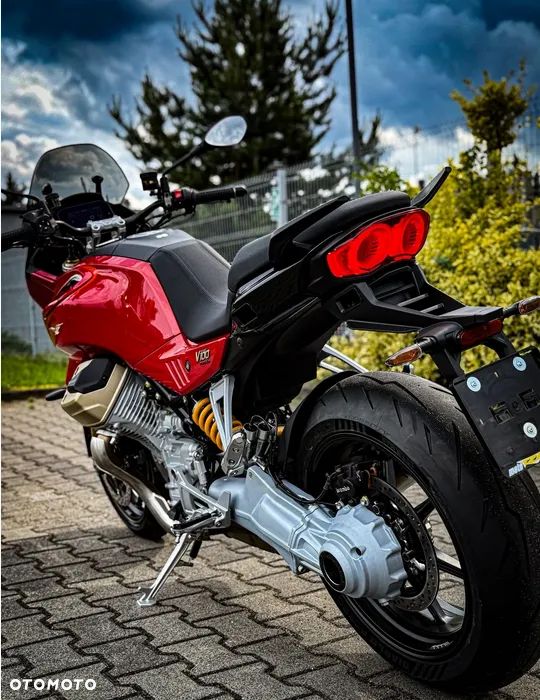 Moto Guzzi V100 Mandello - 4