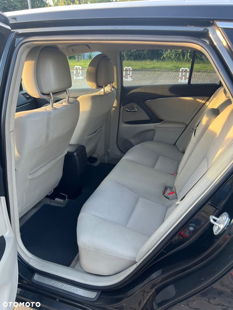 Toyota Avensis 2.0 D-4D 2010 - 9