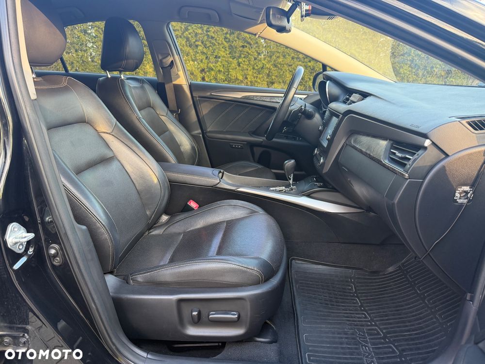 Toyota Avensis 2.0 Premium MS - 10