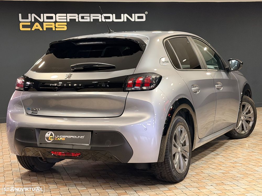 Peugeot e-208 Style - 10