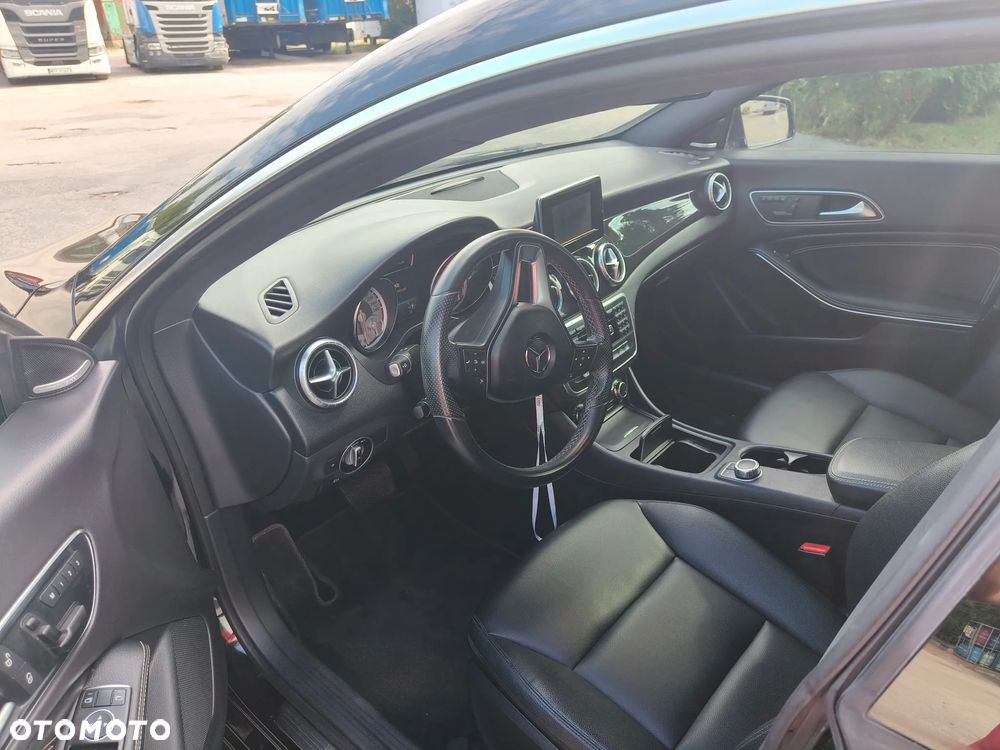 Mercedes-Benz CLA 250 4Matic 7G-DCT AMG Line - 7