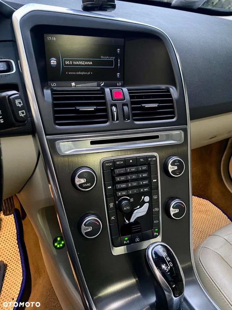 Volvo XC 60 T5 Geartronic Momentum - 11