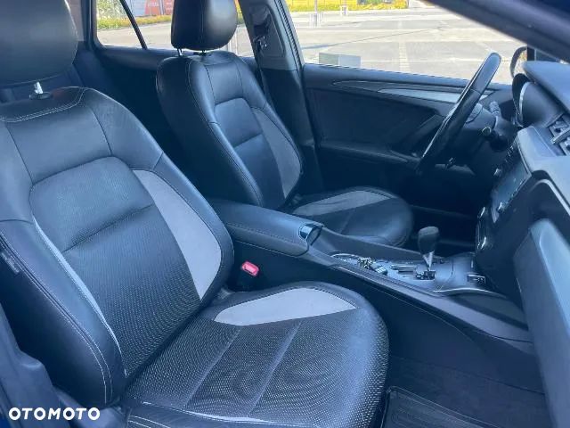 Toyota Avensis 1.8 Premium MS - 6