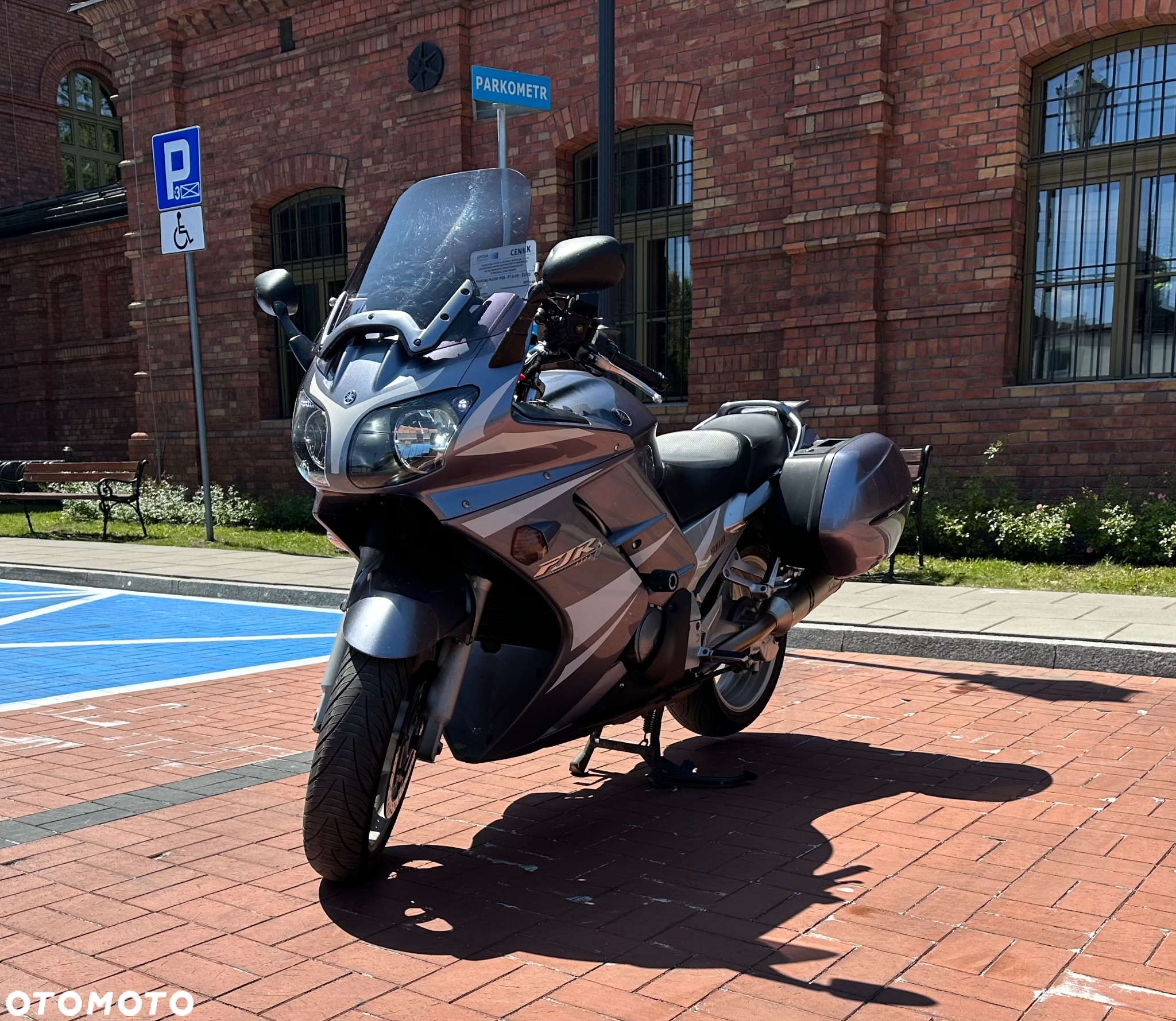 Yamaha FJR - 2