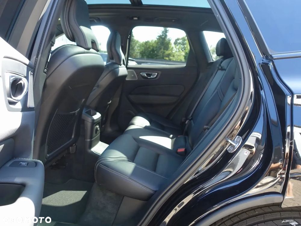 Volvo XC 60 T8 AWD Ultra Black Edition - 26