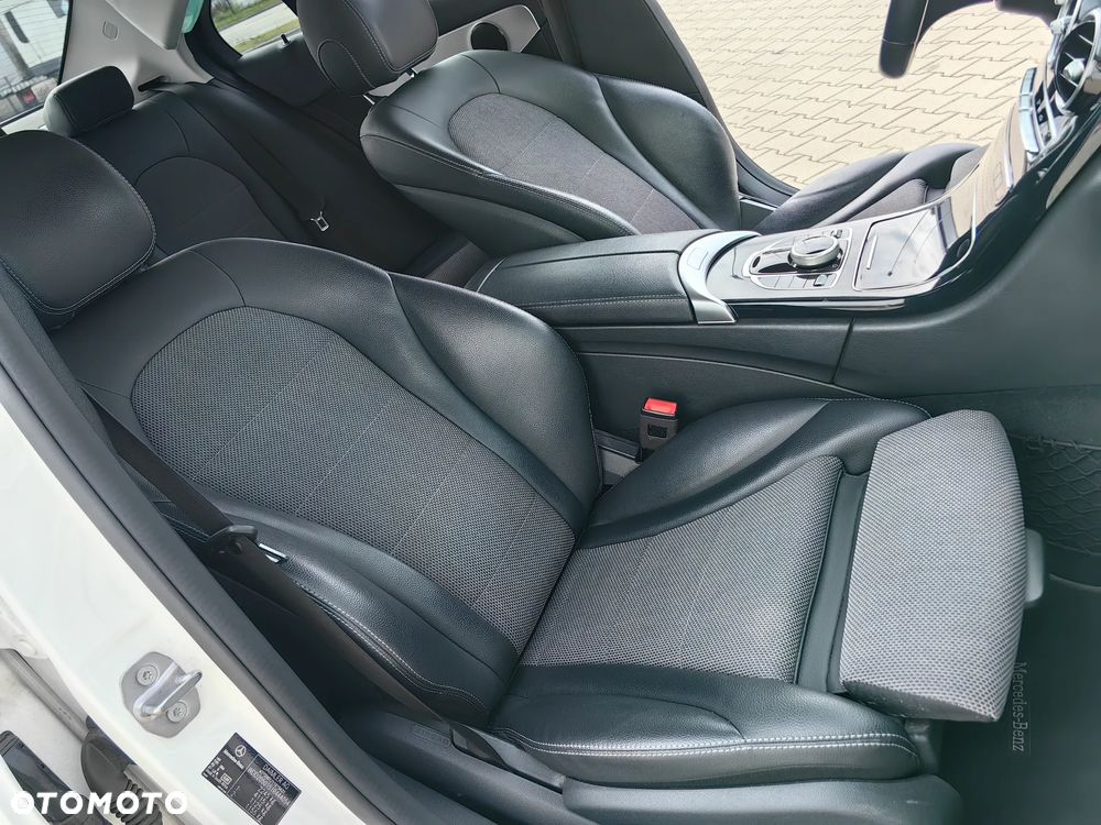 Mercedes-Benz Klasa C 220 d 4MATIC 9G-TRONIC - 21