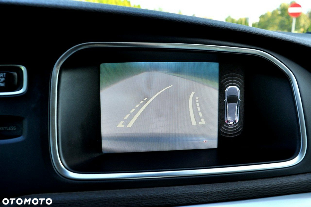 Volvo V40 Cross Country D2 Momentum - 21