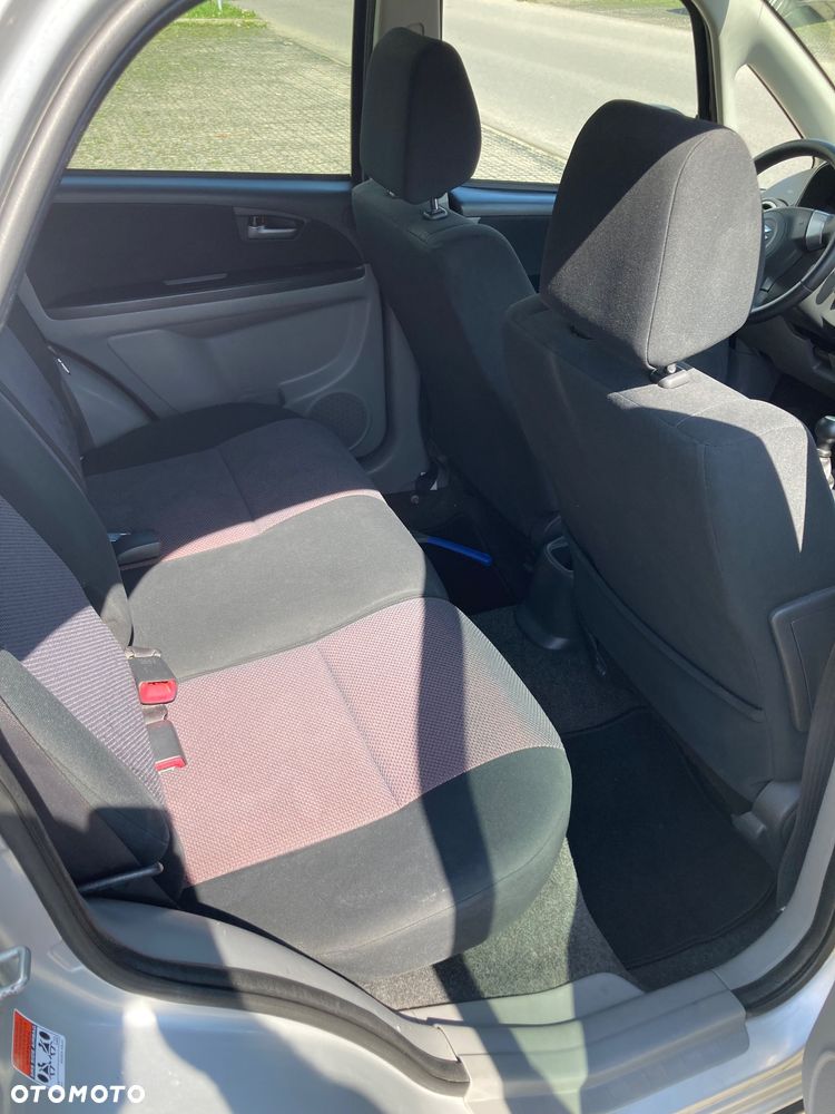 Suzuki SX4 - 11