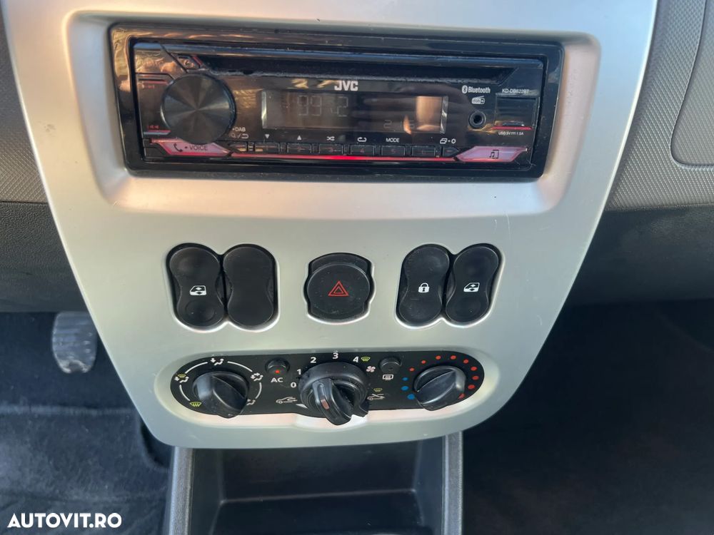 Dacia Logan 1.6 MPI Ambition - 19