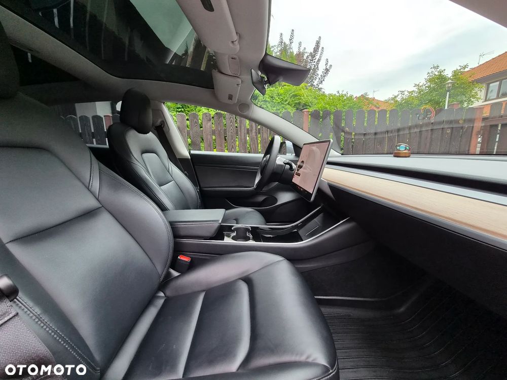 Tesla Model 3 - 11