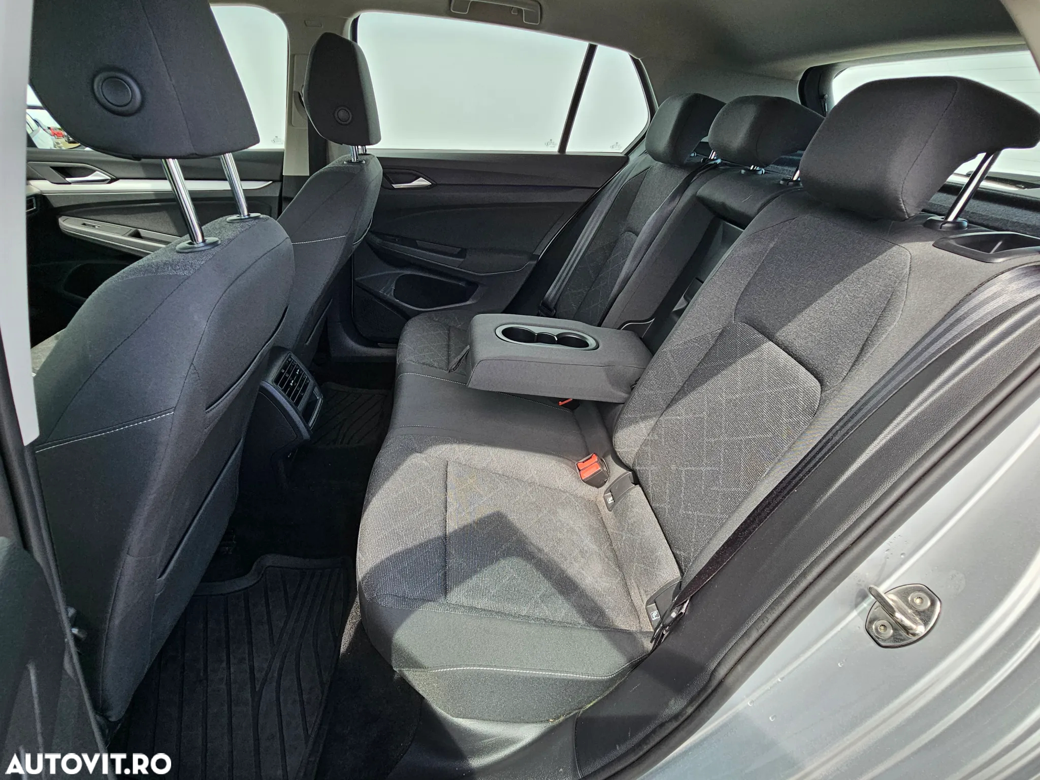 Volkswagen Golf 1.0 eTSI DSG MHEV Life - 20