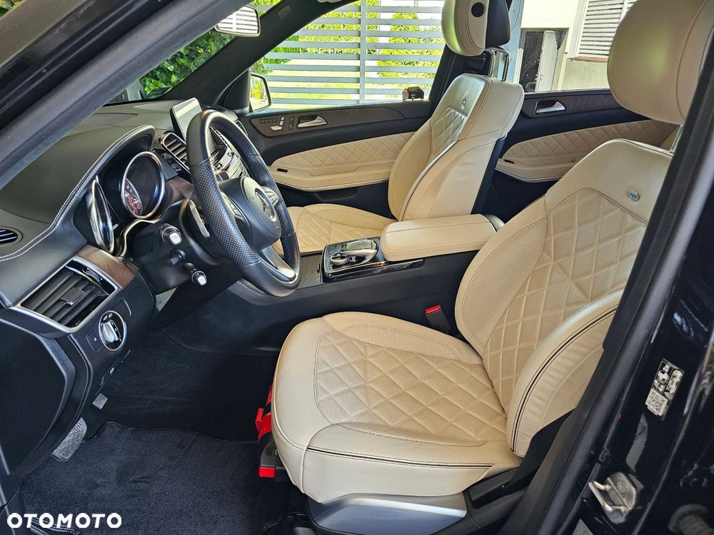 Mercedes-Benz GLS - 2