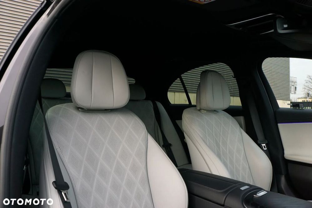 Mercedes-Benz Klasa E 220 d 4-Matic Exclusive - 19