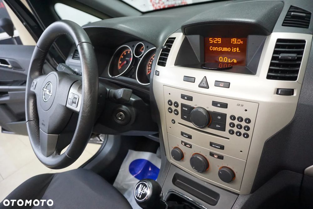 Opel Zafira 1.6 Enjoy - 19