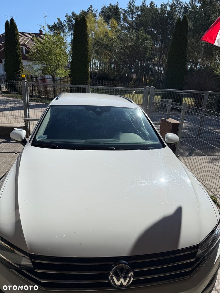 Volkswagen Passat 2.0 TDI SCR Comfortline - 3