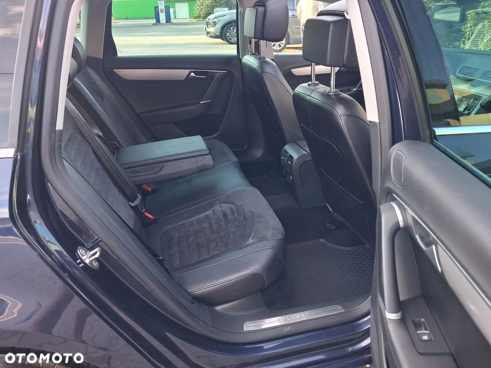 Volkswagen Passat 2.0 TDI BlueMotion Technology Highline - 32