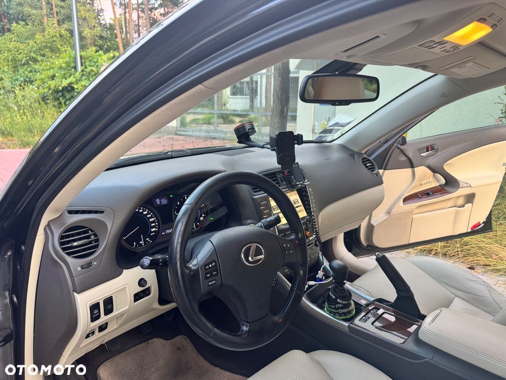 Lexus IS 220 D Prestige - 16