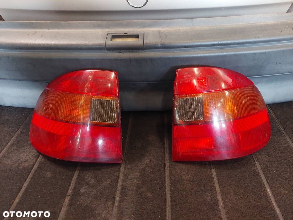 KOMPLETNY TYŁ KLAPA BAGAŻNIKA ZDERZAK TYŁ LAMPY OPEL ASTRA F SEDAN Z489 - 2