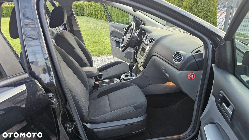 Ford Focus 2.0 TDCi DPF Ghia - 10