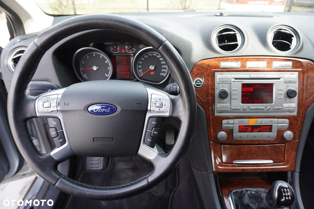 Ford Mondeo 2.0 Ghia X100 / X - 18